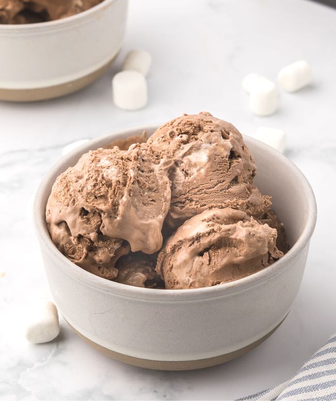 Easy No-Churn Chocolate Chip Marshmallow Ice Cream: Creamy Perfection