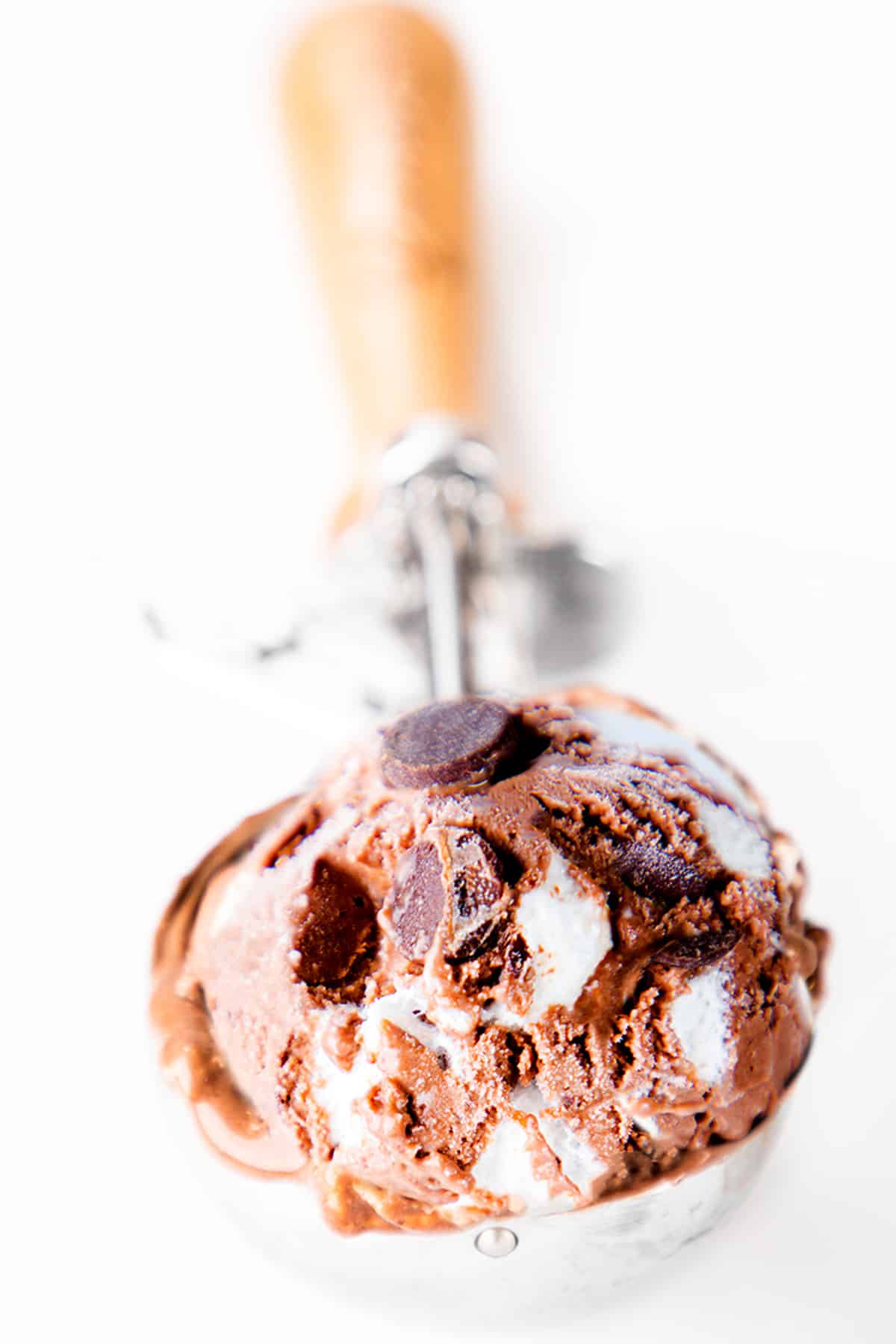No Machine Homemade Ice Cream: Fluffy Chocolate Chip Marshmallow Recipe